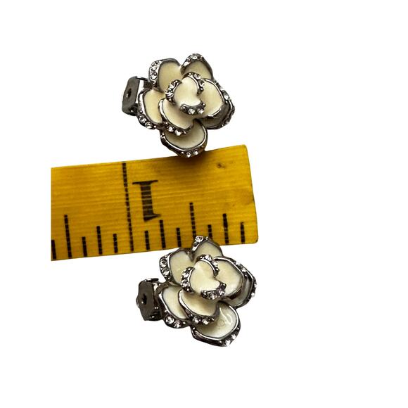 Vintage White Rose Clip On Earrings - Picture 4 of 6